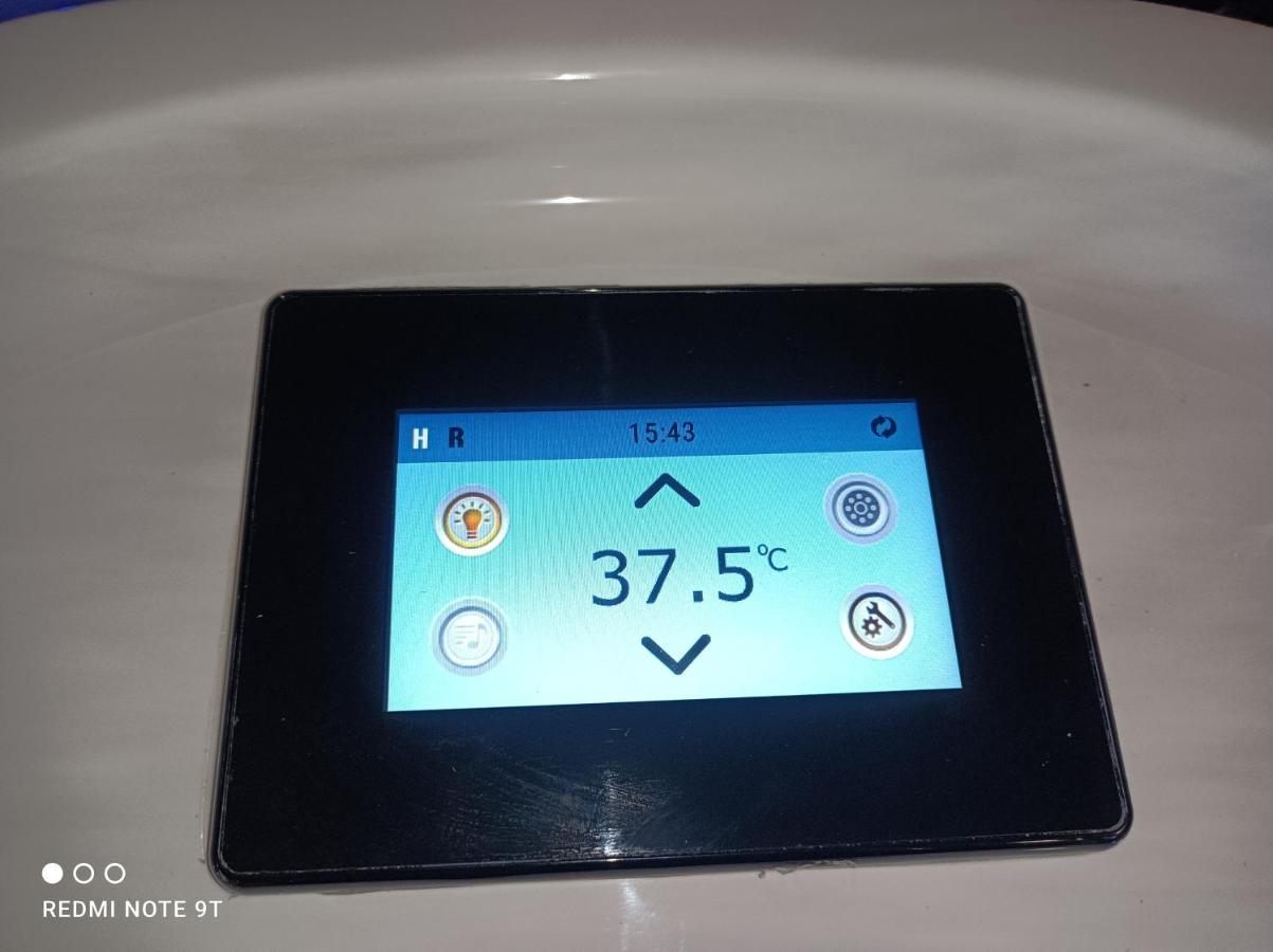 Sauna & Double Jacuzzi Interieur Et Sous Les Etoiles 1H30 Paris Ladon Экстерьер фото