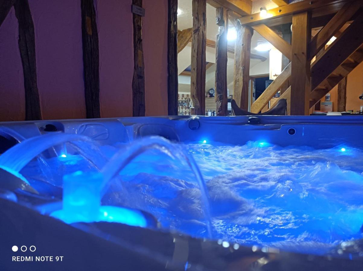 Sauna & Double Jacuzzi Interieur Et Sous Les Etoiles 1H30 Paris Ladon Экстерьер фото